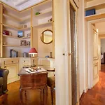 Condotti Spanish Steps Ambassador Apartment